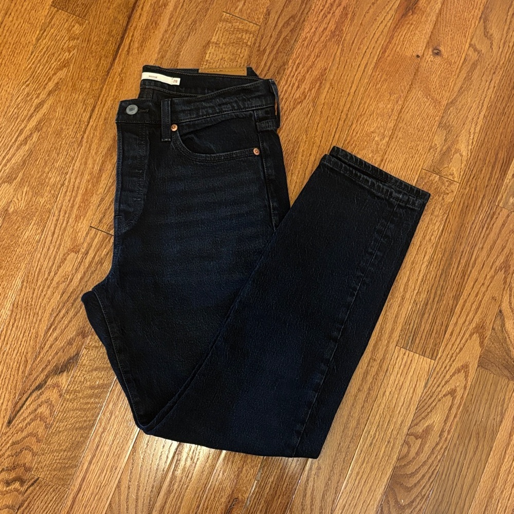 Levi's High Rise dark wash Women's Jeans